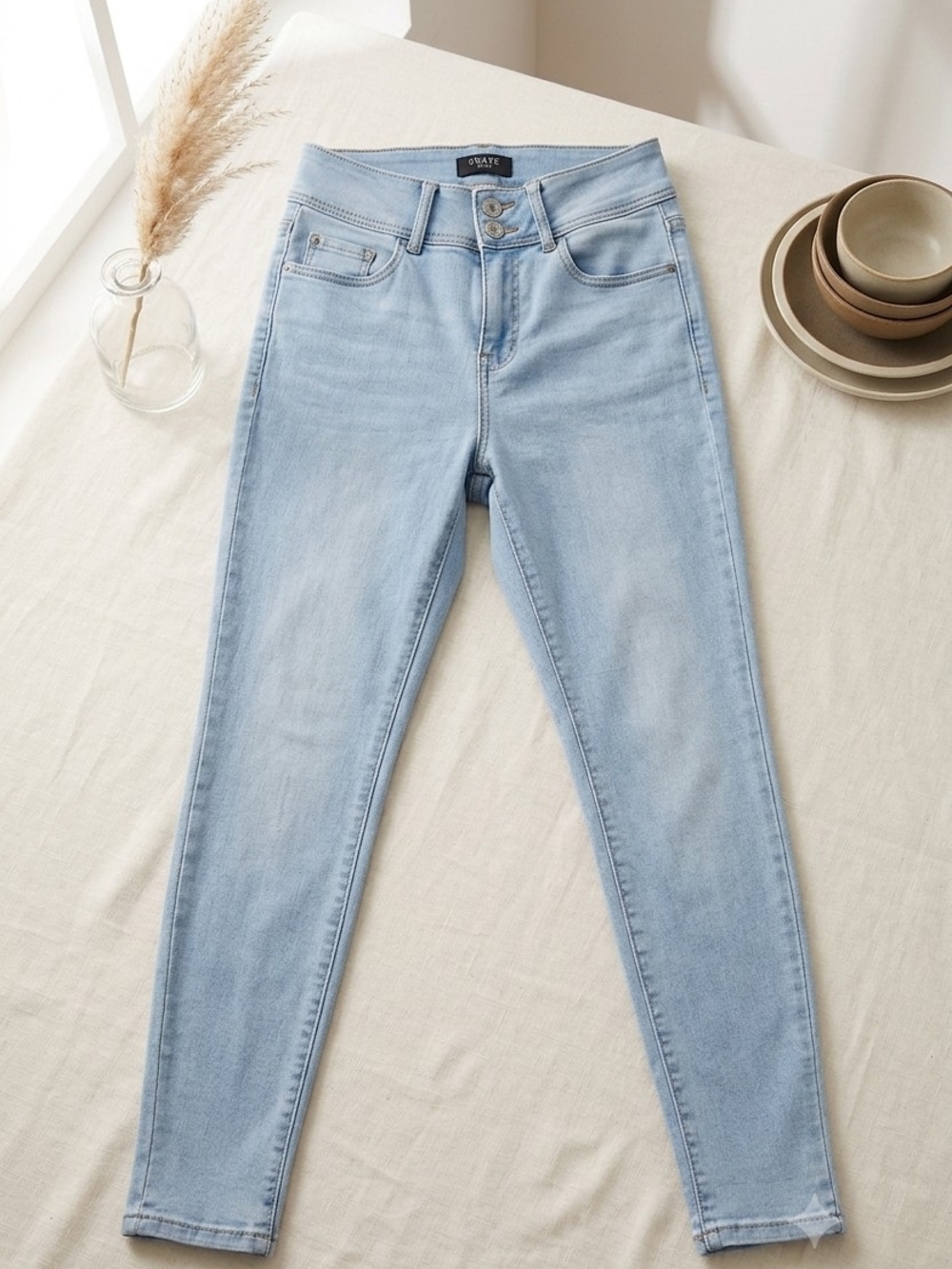 Light Wash High-Rise Skinny Jeans - Women's